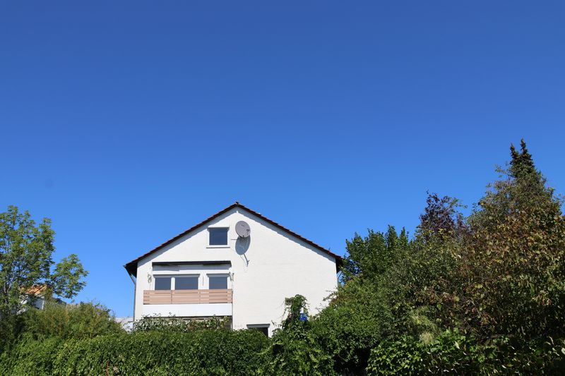 **GRÜN eingewachsener FAMILIENTRAUM** DOPPELHAUSHÄLFTE | Garten | GARAGE | Stadtbahn U7 & U8